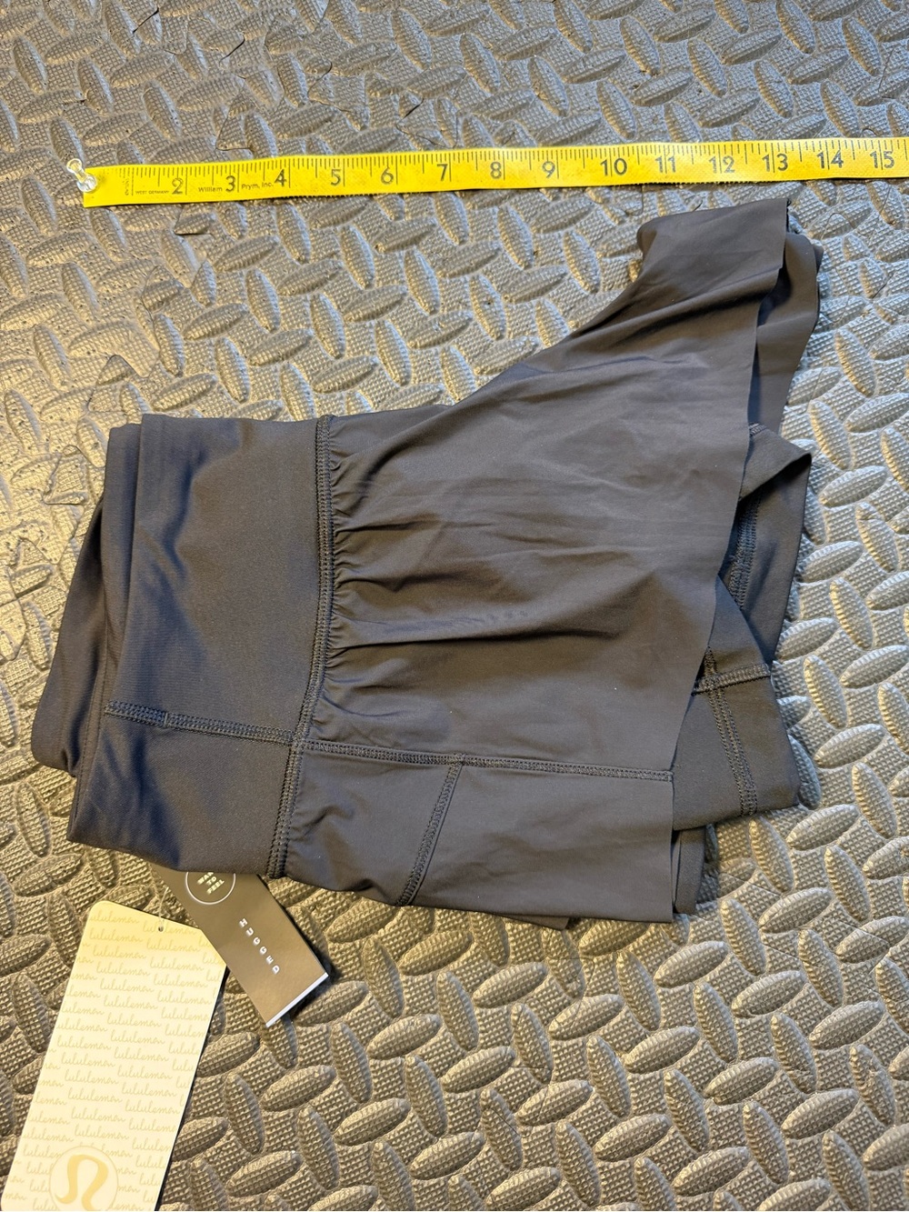 NWT lululemon athletica Speed Up High Rise Lined Black Shorts Size 6 - Picture 6 of 9